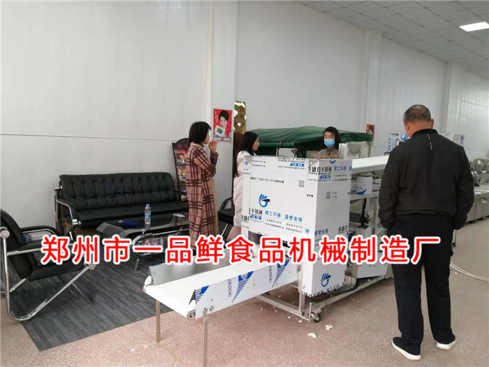 陜西客戶更換大型燴面機(jī)(圖1) 陜西客戶更換大型燴面機(jī)(圖1)