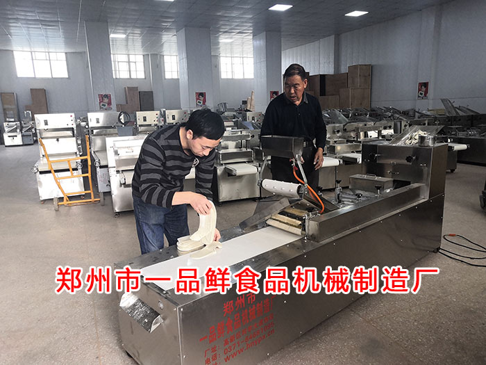 師傅現(xiàn)場(chǎng)演示操作 師傅現(xiàn)場(chǎng)演示操作