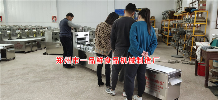 客戶燴面機現(xiàn)場調(diào)試 客戶燴面機現(xiàn)場調(diào)試