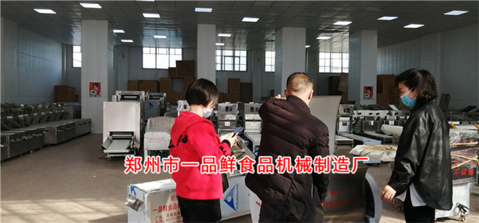 客戶訂購(gòu)全套3型燴面機(jī)設(shè)備 客戶訂購(gòu)全套3型燴面機(jī)設(shè)備