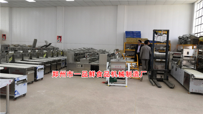 甘肅客戶考察多功能拉條機 甘肅客戶考察多功能拉條機