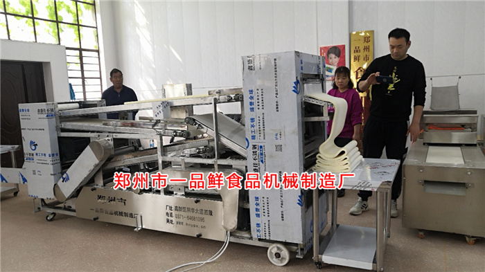 新密客戶訂購的自循環(huán)揉壓機調(diào)試完畢 新密客戶訂購的自循環(huán)揉壓機調(diào)試完畢