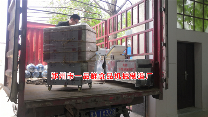 設(shè)備裝車完畢即將發(fā)往目的地 設(shè)備裝車完畢即將發(fā)往目的地