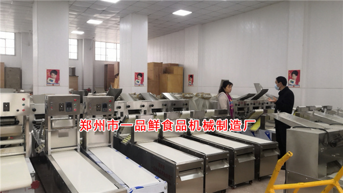 客服接待南陽轉(zhuǎn)行做燴面批發(fā)的客戶 客服接待南陽轉(zhuǎn)行做燴面批發(fā)的客戶